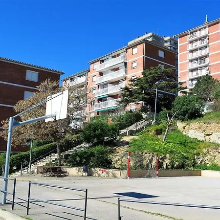 Carmen Seaview & -